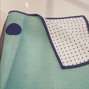 Yogi toes yoga towel